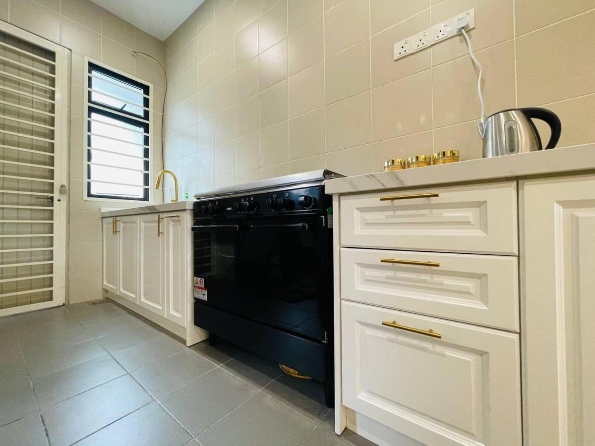 Homestay 3Br Near Setia Alam Shah Alam Eksteriør bilde